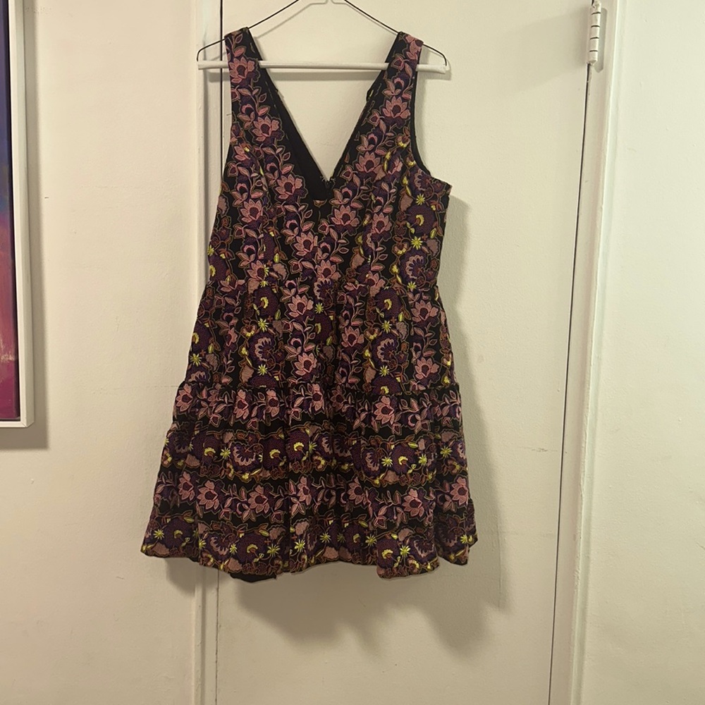 NWT ANTHROPOLOGIE embroidered size 12 sleeveless dress.
